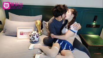 (蘿莉社)(lls-77)(20221124)前世界盃球員約會情人踢球為展示射門球技直接內射中出-糖糖