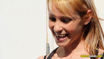 欧美街头搭讪测试系列金钱万能 - 170 - The Game Station(Maci More)(05.21.2013)