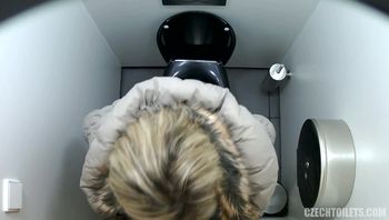 捷克厕拍系列-35-1280x720-2000kbps