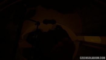 欧美日光浴室偷拍76