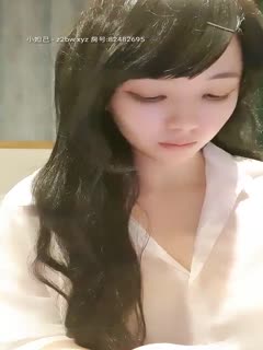 台湾张靓颖性感黑丝白色衬衣妹子自慰诱惑，张开双腿跳蛋震动粉穴呻吟