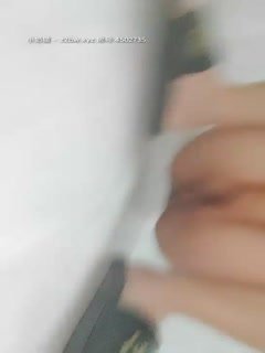 瑶瑶Kiyomi高颜值红发妹子翘起屁股手指爆菊，假吊插入自慰上位骑