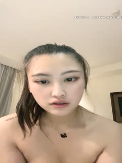 新人颜值不错马尾妹子和炮友激情啪啪，近距离特写口口舔逼自摸掰穴上