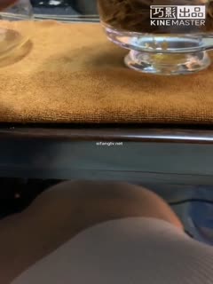 《字母圈牛逼大神极限调教☛阴环骚母狗系列》变态茶桌下母狗废茶水灌