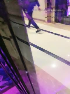 推荐包房里性感职业黑色裙子妹子性感美腿黑丝做在沙发上撅起屁股被扒