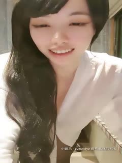 台湾张靓颖性感黑丝白色衬衣妹子自慰诱惑，张开双腿跳蛋震动粉穴呻吟